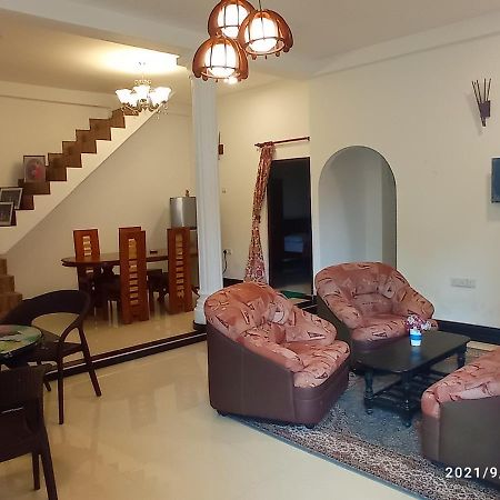 Arusha Guest House Negombo Buitenkant foto