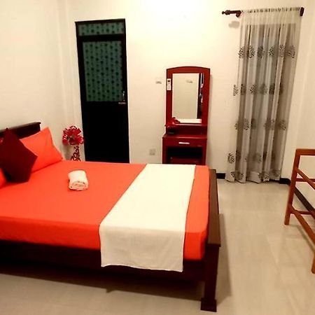 Arusha Guest House Negombo Buitenkant foto