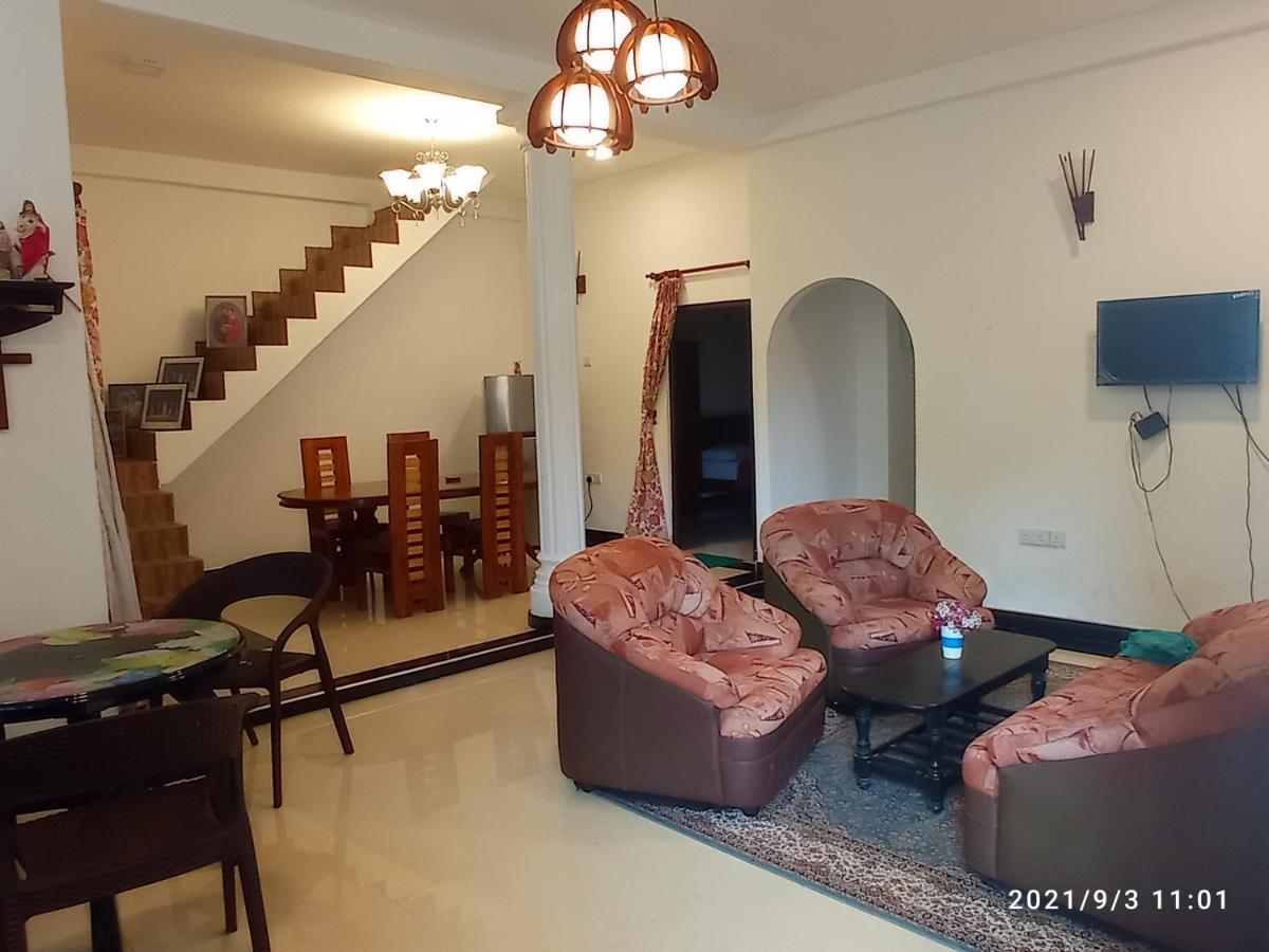 Arusha Guest House Negombo Buitenkant foto