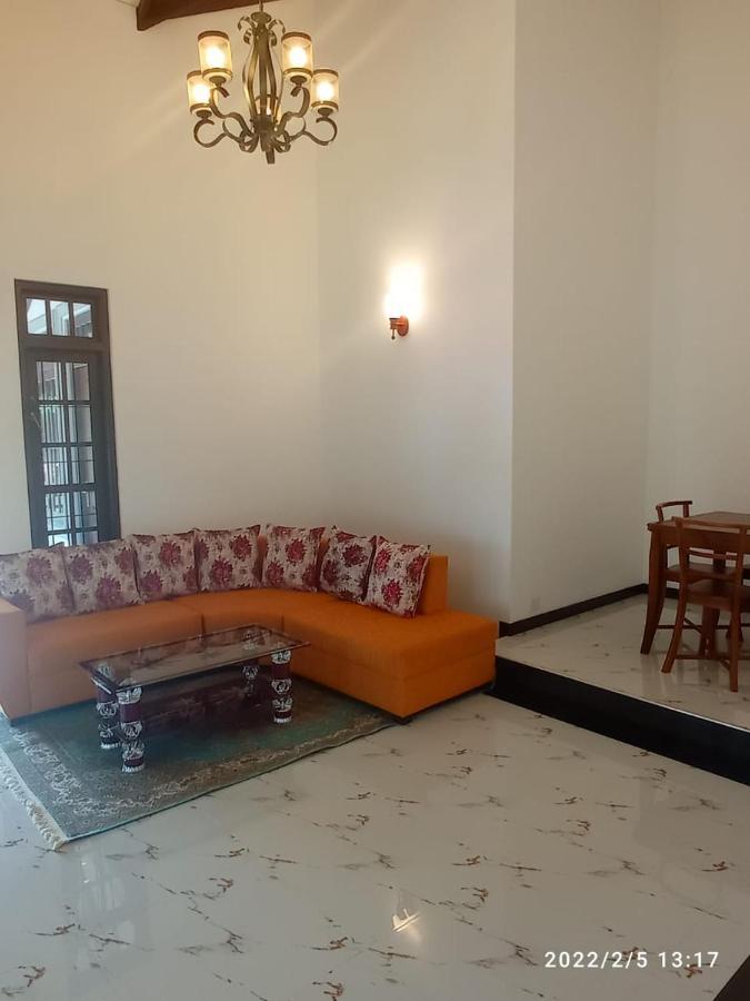 Arusha Guest House Negombo Buitenkant foto