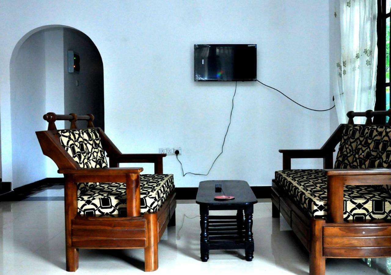 Arusha Guest House Negombo Buitenkant foto